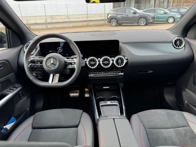 Mercedes-Benz GLA 200 AMG Line