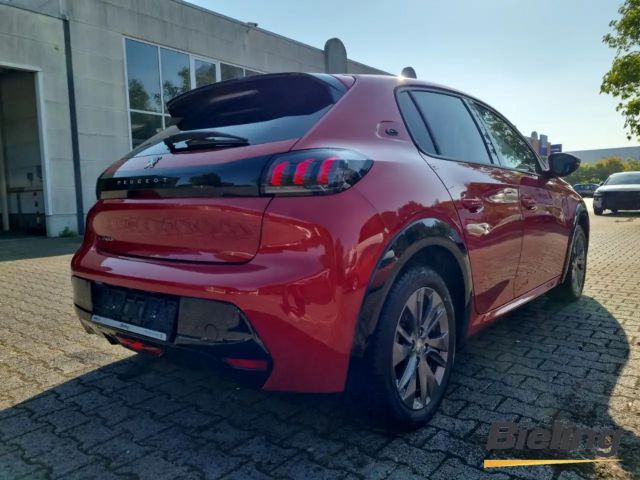 Peugeot 208 Navi Rückfahrkamera Einparkhile 1.Hand