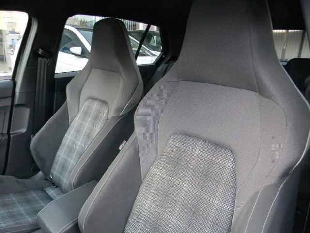 Volkswagen Golf DSG GTD Golf VIII Style