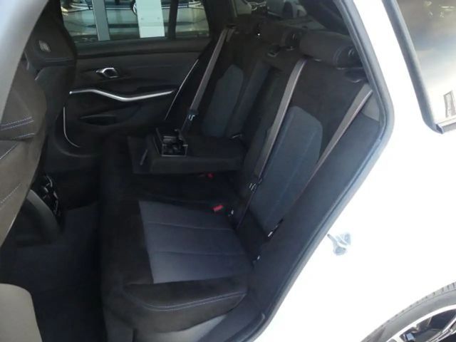 BMW 330 330e Touring xDrive