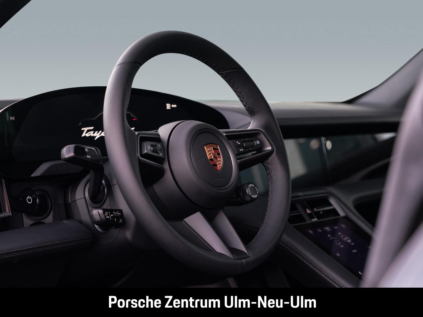 Porsche Taycan 4 Cross Turismo