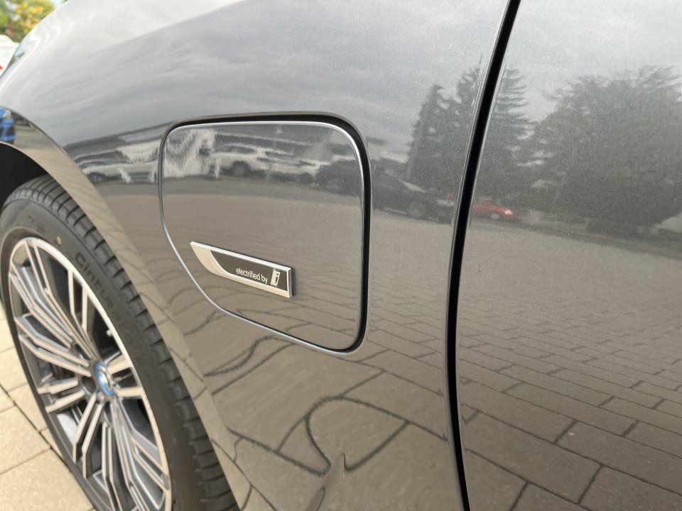 BMW 330 330e Touring xDrive