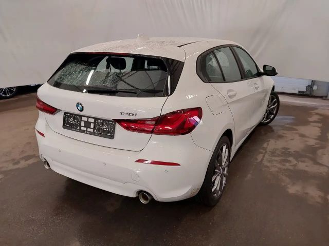 BMW 120 120i Sedan