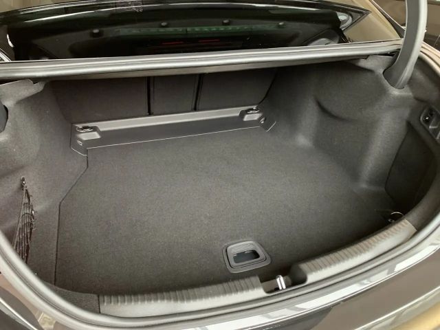 Mercedes-Benz C 200 AMG Line Sedan