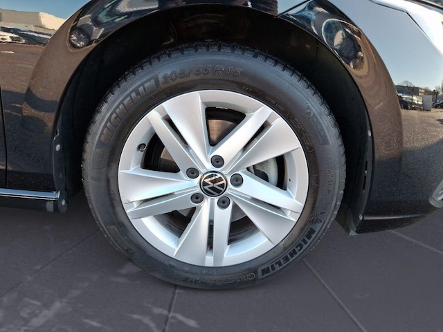 Volkswagen Golf Life Plus