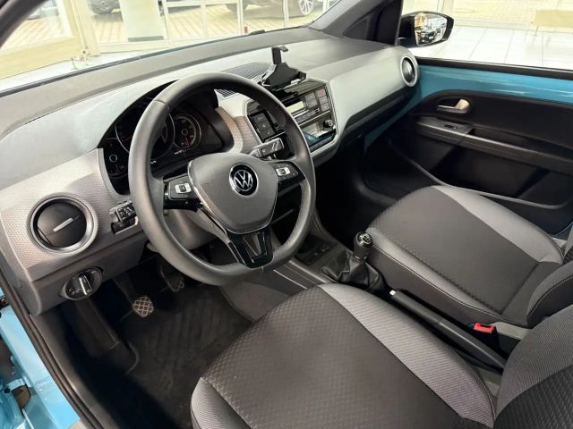 Volkswagen up! Active