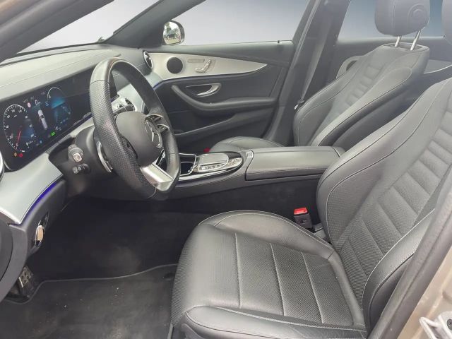 Mercedes-Benz E 220 4MATIC AMG Line