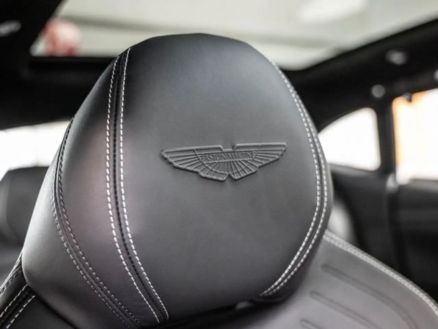 Aston Martin DBX Jet Black Onyx Black