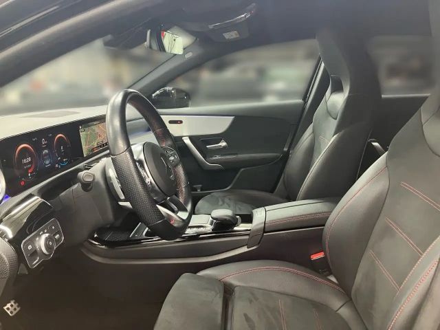 Mercedes-Benz A 250 A 250 e AMG Line