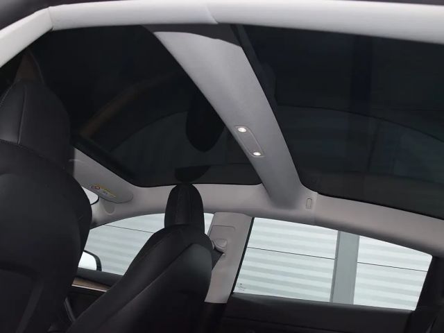 Tesla Model 3 AWD Long Range