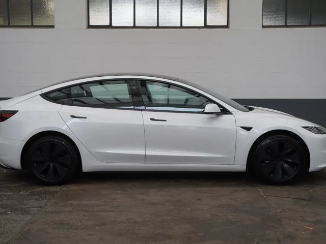 Tesla Model 3 Standard Range