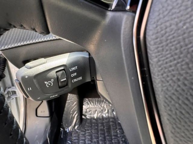 Peugeot E-2008 Allure Pack