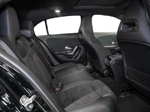 Mercedes-Benz A 200 A 200 d