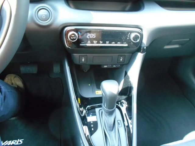 Toyota Yaris Active Hatchback Hybride VVT-i