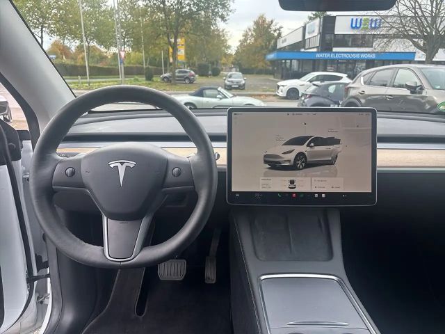 Tesla Model Y AWD Long Range
