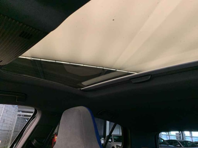 Volkswagen Golf Golf R BLACK AKRAPO*270*PANO*AHK*DCC*360