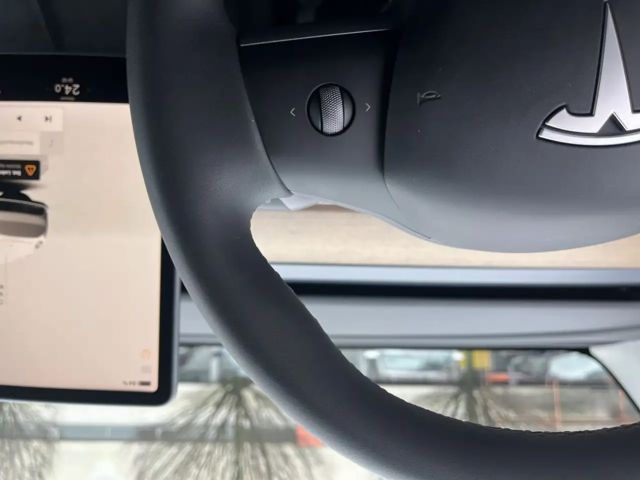Tesla Model Y AWD Dual Motor Long Range
