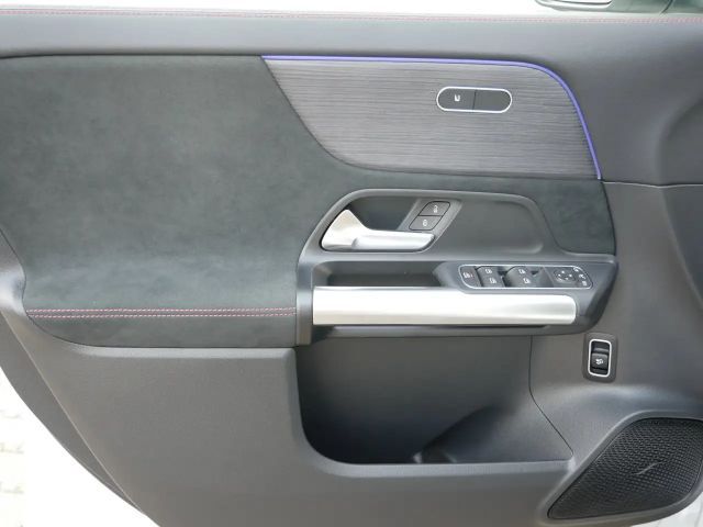 Mercedes-Benz GLA 200 AMG Line