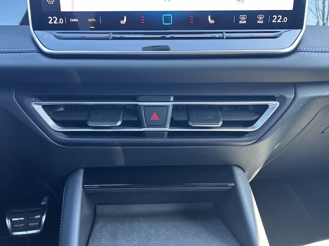 Volkswagen Tiguan 2,0 TDI R-Line 4M Matrix AHK Pano HuD