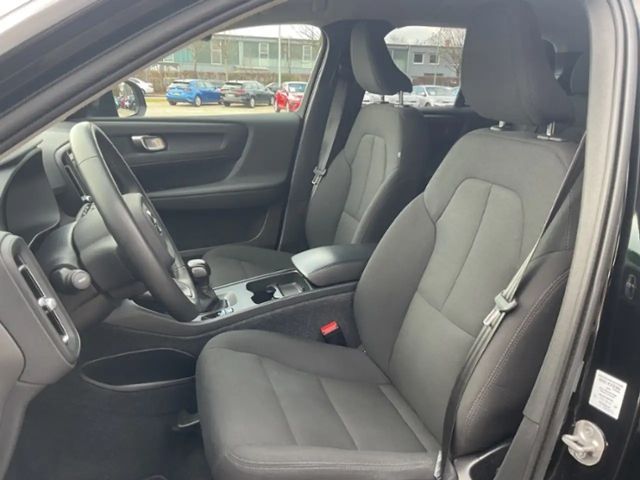 Volvo XC40 Core Momentum