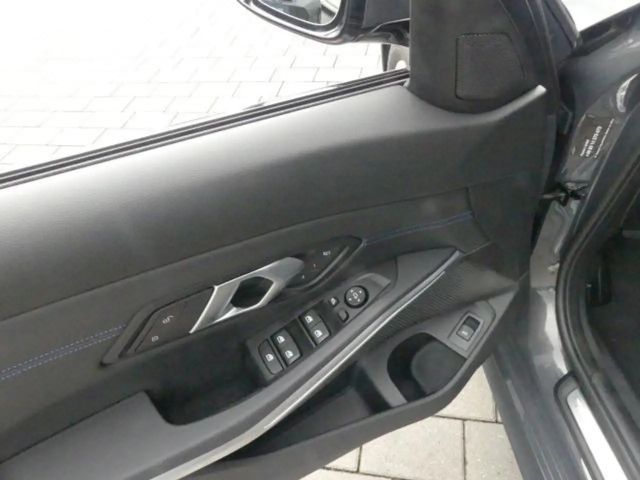 BMW 320 320d M-Sport Touring