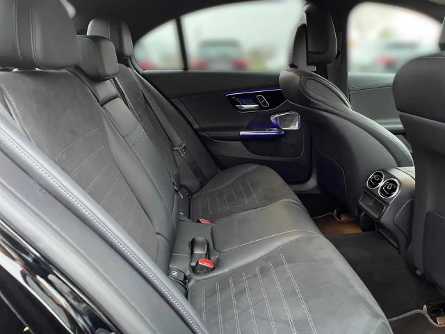 Mercedes-Benz C 200 AMG Line Sedan