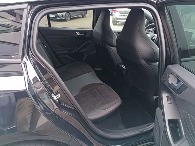 Ford Focus ST Line Wagon