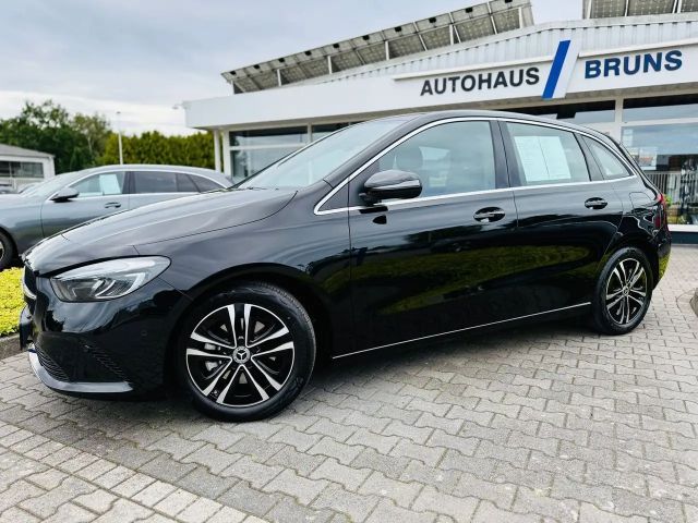 Mercedes-Benz B 180 Progressive Sedan