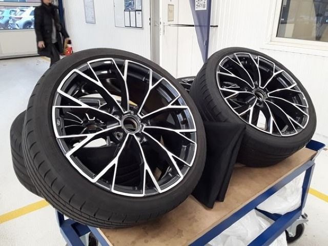 Volkswagen Golf Golf R Performance Akrapovic/Matrix/Leder/Nav/19"/Assist