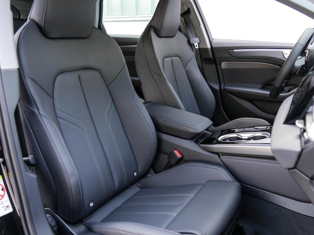 Audi A6 Avant Quattro S-Tronic