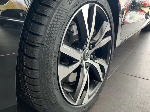 Volvo S60 AWD R-Design Recharge