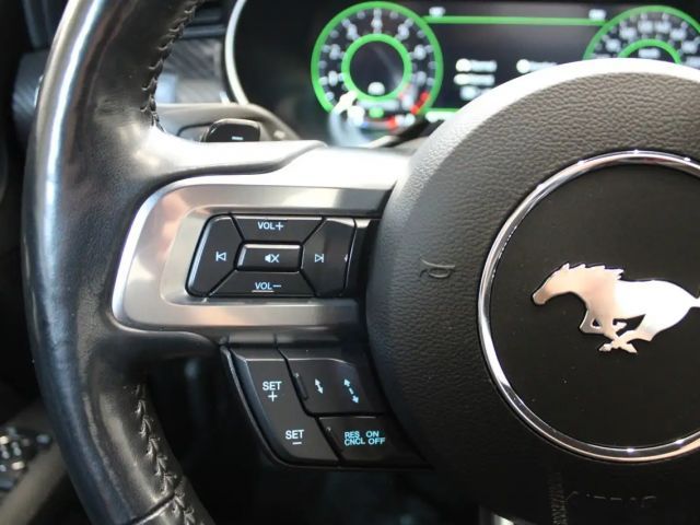 Ford Mustang Fastback GT 5.0 V8