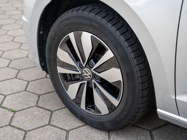 Volkswagen Touran 1.5 TSI DSG ACC FLA KeyLess AkustikGlas