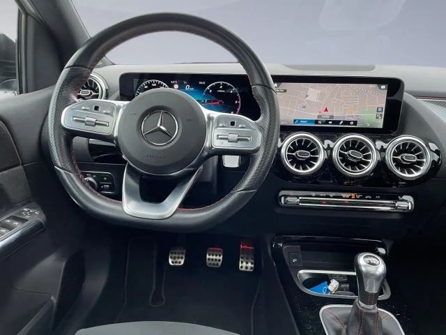 Mercedes-Benz B 200 AMG Line B 200 d Sedan