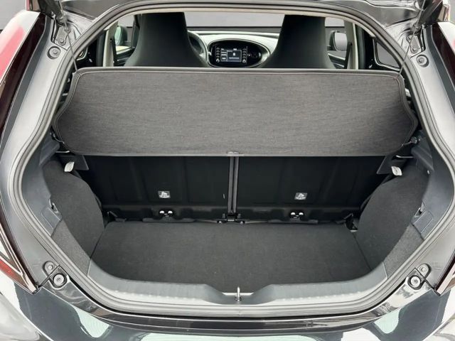 Toyota Aygo X 1.0 VVT-i Hatchback Play