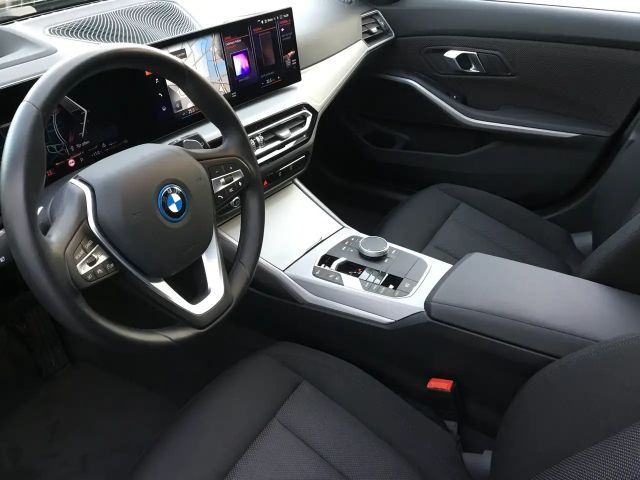 BMW 330 330e Touring xDrive