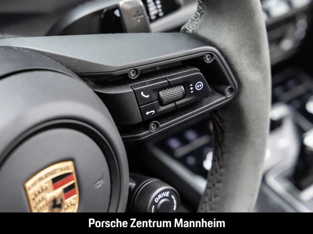 Porsche 992 Cabrio Carrera GTS