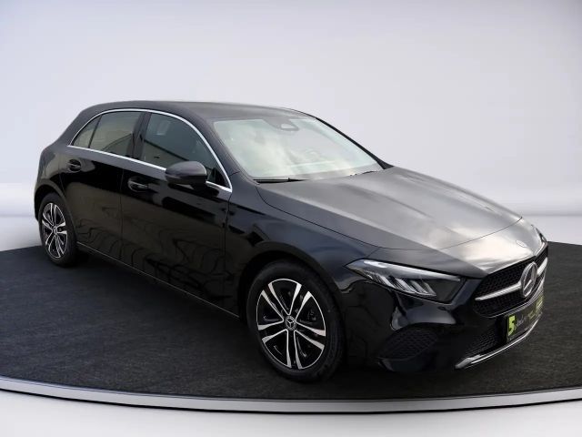 Mercedes-Benz A 180 LENKRADHEIZUNG LED HP KAMERA