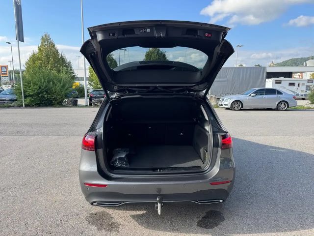 Mercedes-Benz B 180 Sedan