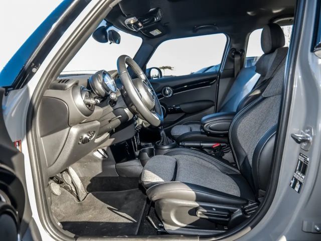 MINI One Classic Trim NAVI+Sportsitze+LED+DABI+PDC+SHZ+KZG