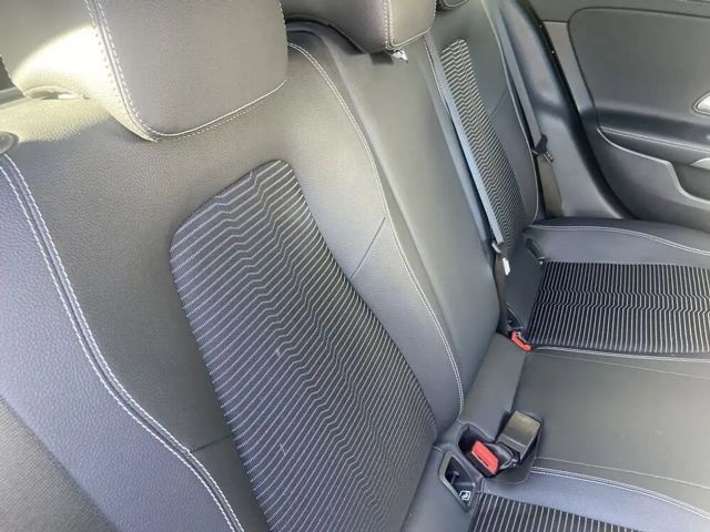 Mercedes-Benz CLA 200 CLA 200 d