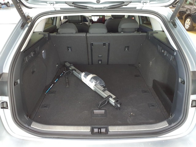 Skoda Superb 2.0 TDI Combi Selection