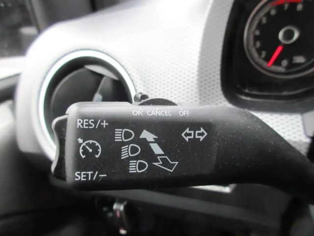 Volkswagen up! Active