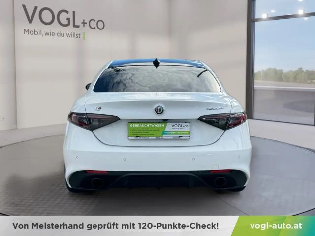 Alfa Romeo Giulia AT8 Q4 Veloce