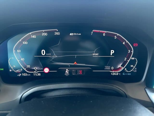 BMW 330 330e Sedan xDrive