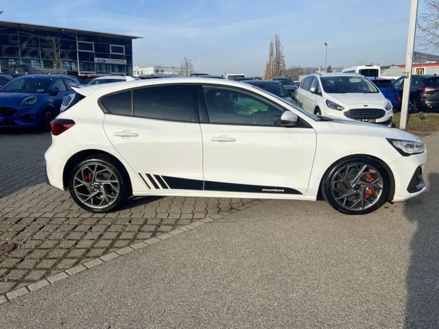 Ford Focus EcoBoost ST Line