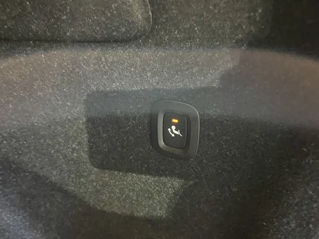 Volvo XC40 Core Recharge T4