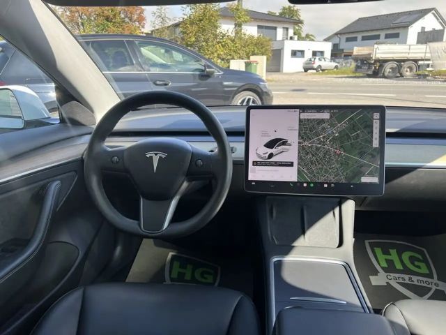 Tesla Model 3 RWD