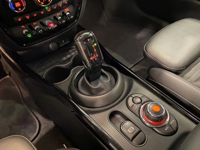 MINI Cooper Clubman Navi LED Rückfahrkamera Tempomat Sitzhzg PDC