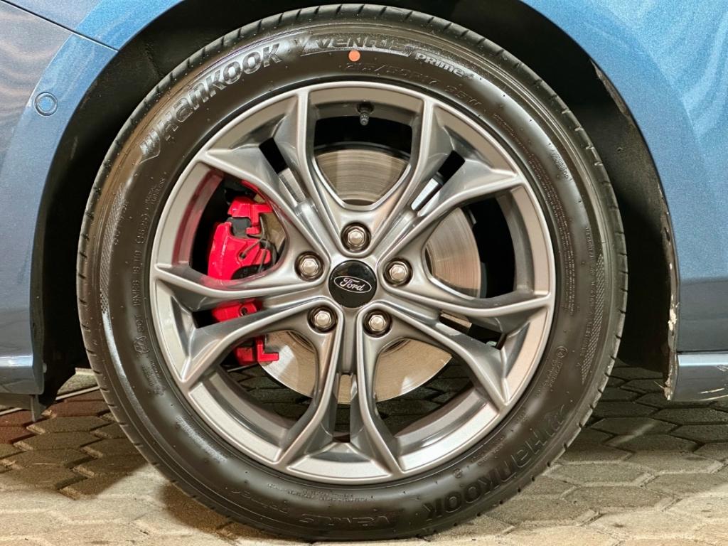 Ford Focus ST Line Wagon